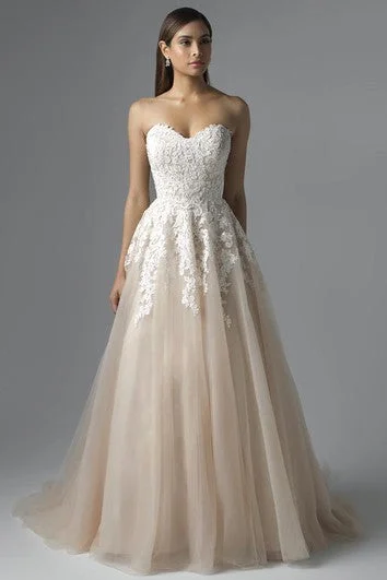 A-Line Sweetheart Appliqued Floor-Length Sleeveless Lace&Tulle Wedding Dress With Pleats And Lace-Up Back